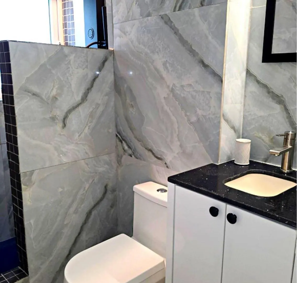 Lovely Apartment Near Beach, Downtown, 24H Security, Pool 拿骚 0*,  巴哈马