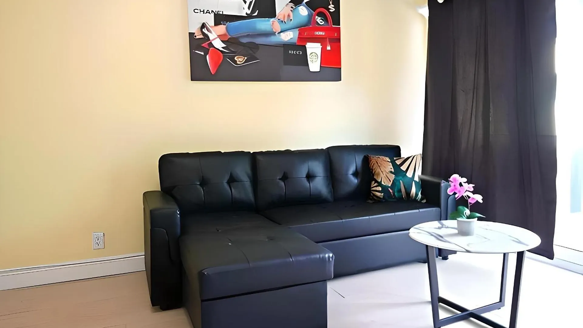 Lovely Apartment Near Beach, Downtown, 24H Security, Pool 拿骚