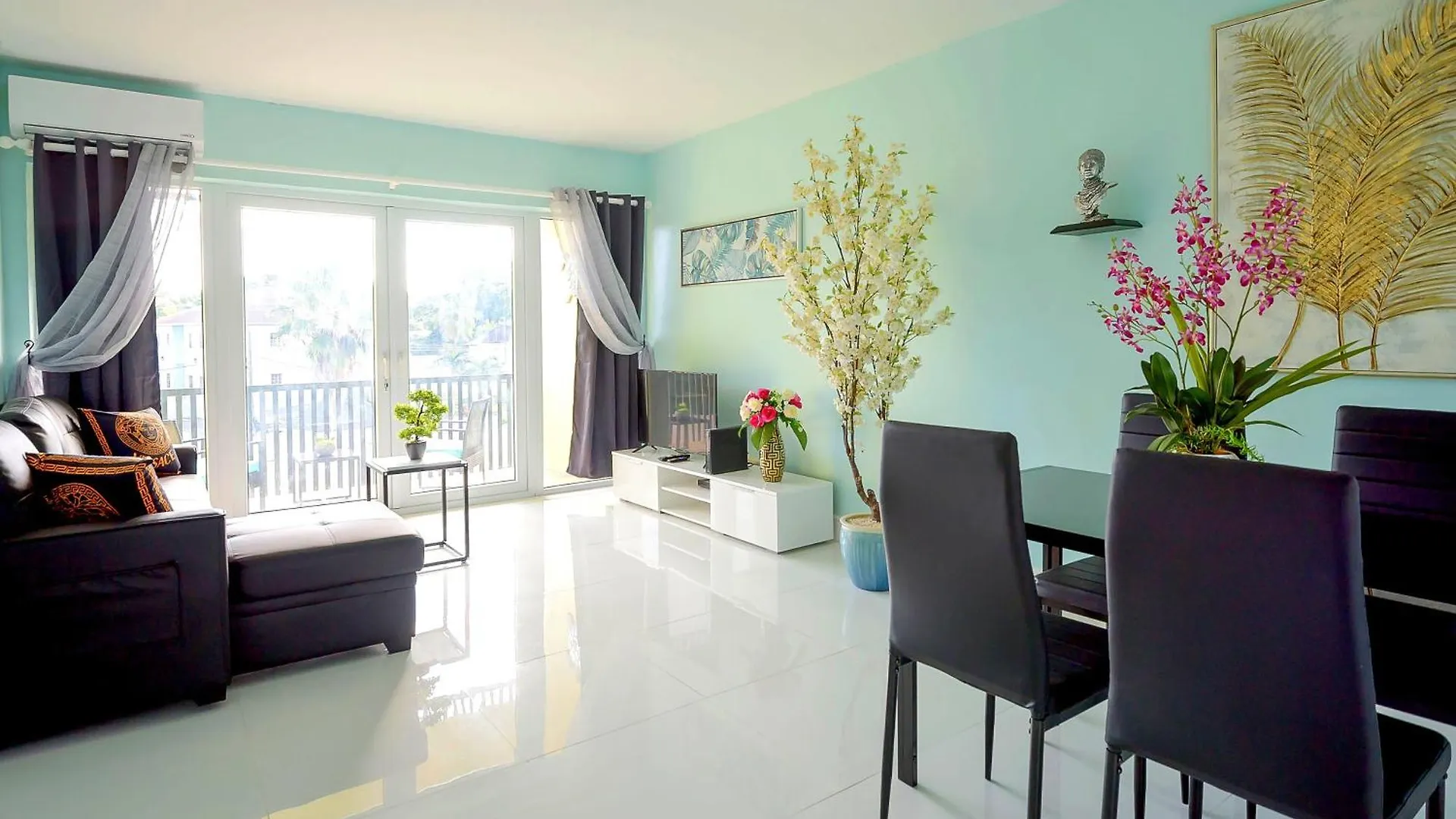 Lovely Apartment Near Beach, Downtown, 24H Security, Pool Nassau