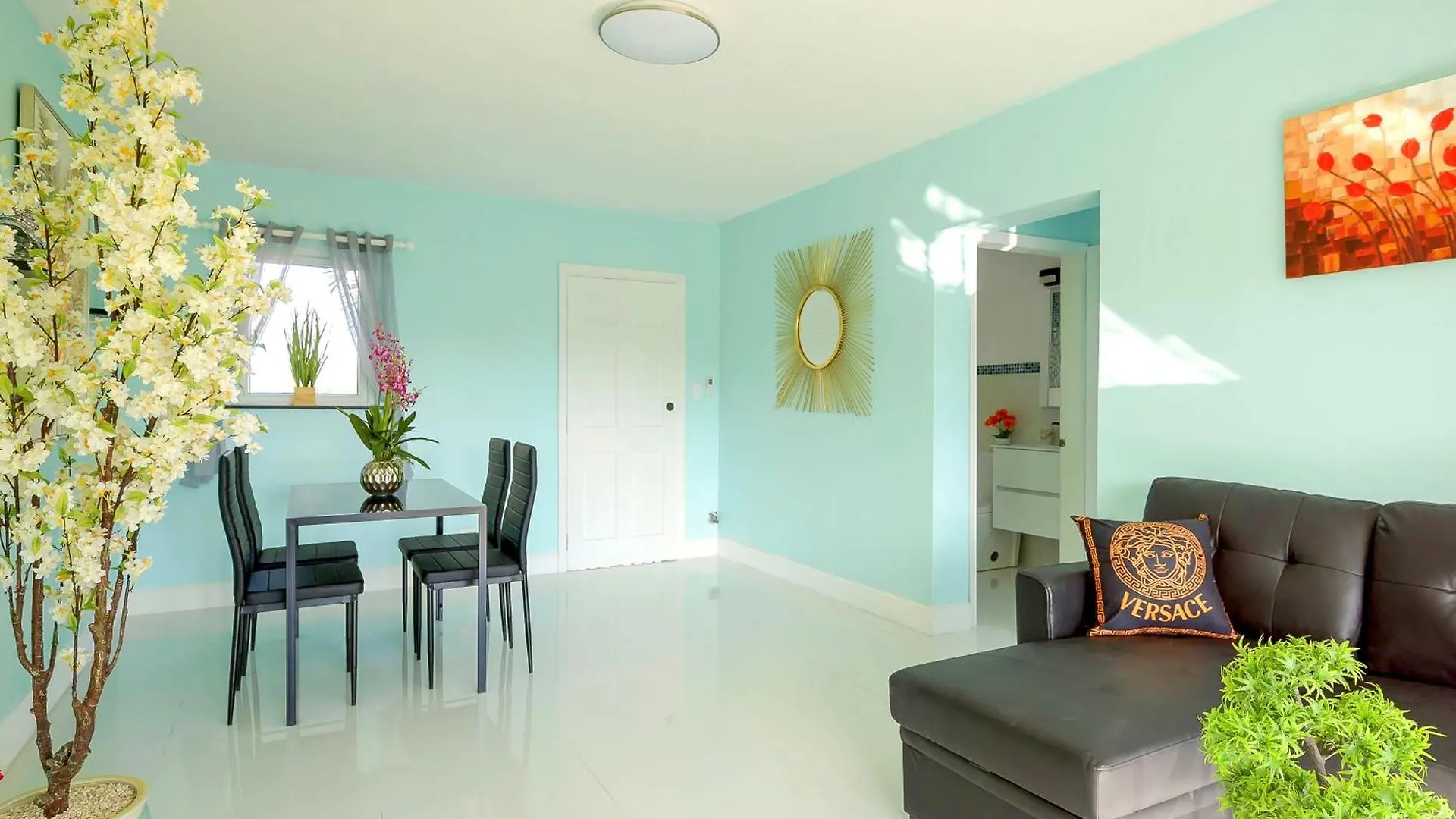 Lovely Apartment Near Beach, Downtown, 24H Security, Pool Nassau