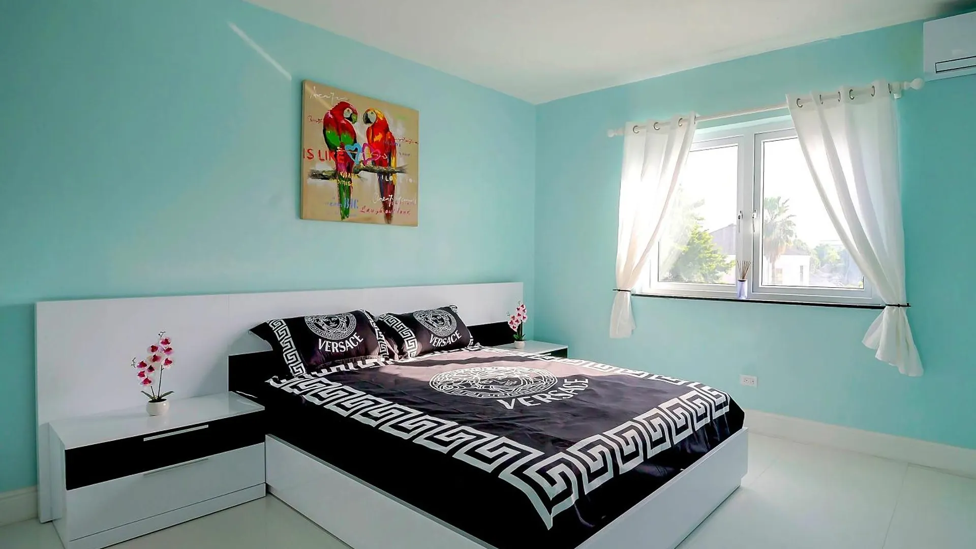 Lovely Apartment Near Beach, Downtown, 24H Security, Pool Nassau