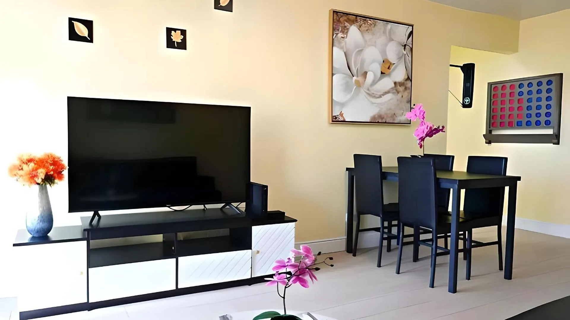 Lovely Apartment Near Beach, Downtown, 24H Security, Pool Nassau 0*,  Bahamas
